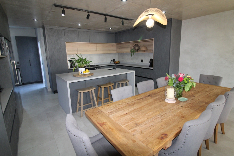 4 Bedroom Property for Sale in Kingswood Golf Estate Western Cape